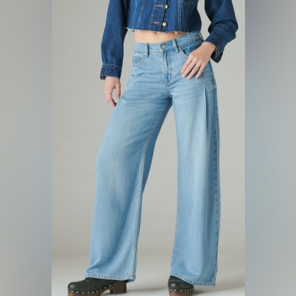 Wide leg denim blue jeans